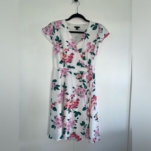Ann Taylor White Floral Wrap Dress Size 0